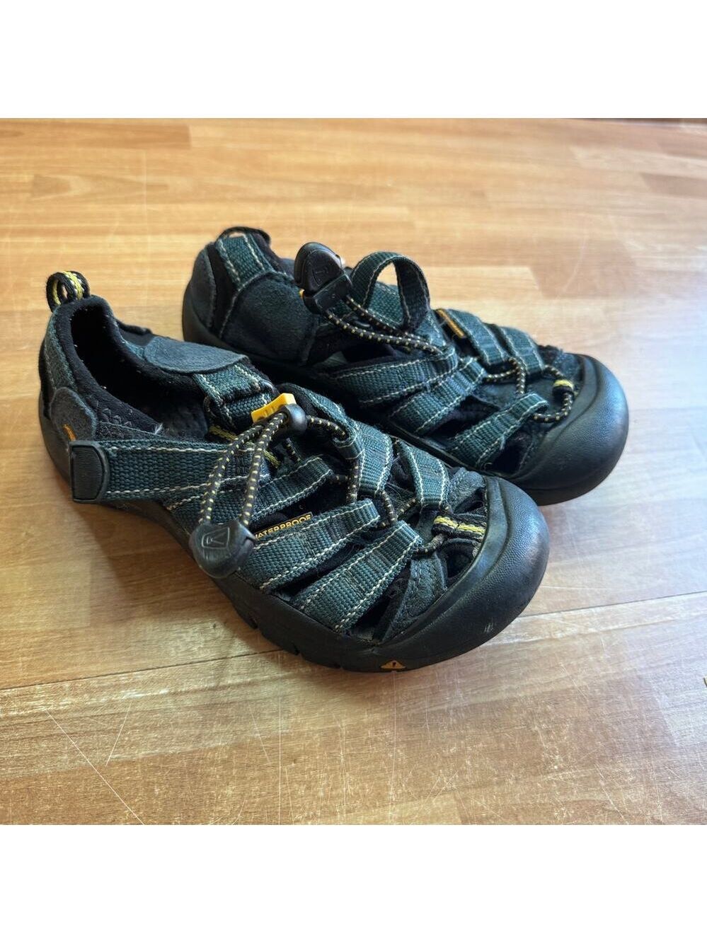 KEEN Kids Newport H2 Waterproof Hiking Sandals size 12